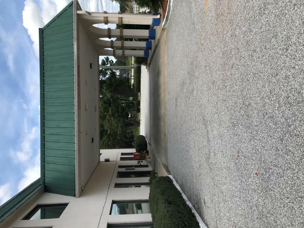 Days Inn By Wyndham Summerton Екстер'єр фото